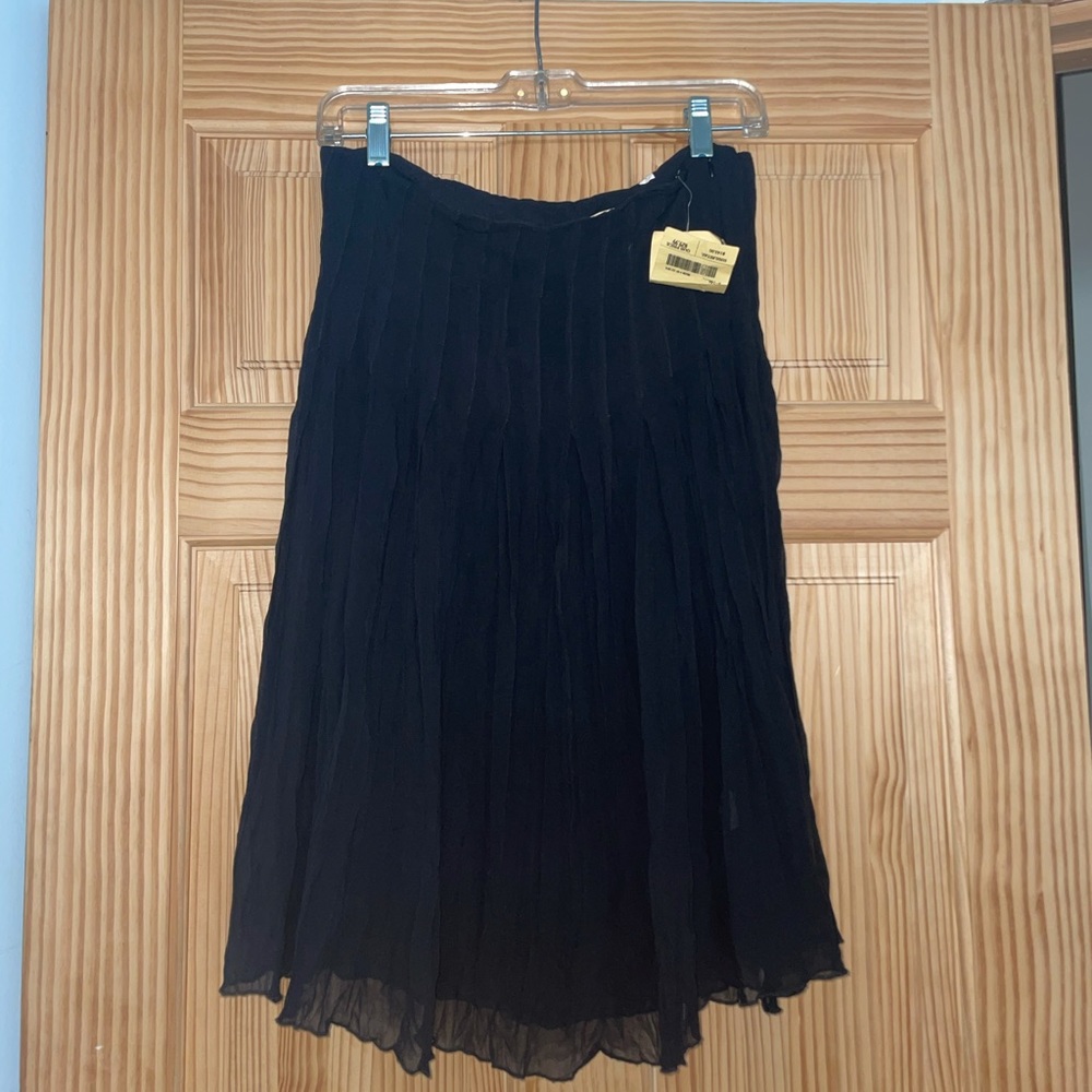 Ascension 100% Silk Black Pleated Skirt. Size. 6 New with tags